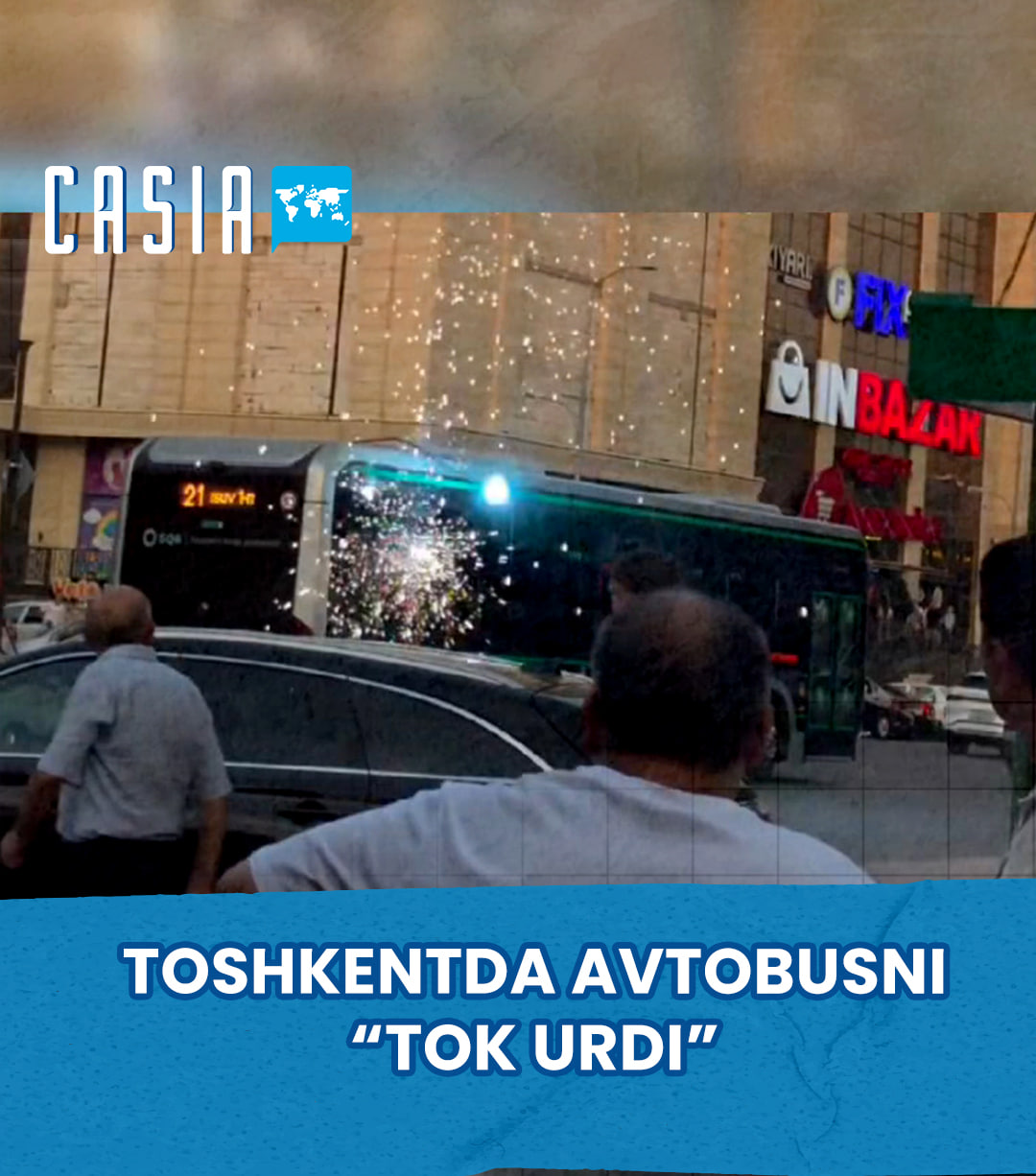 Electrical cable breaks and falls onto a bus in Tashkent