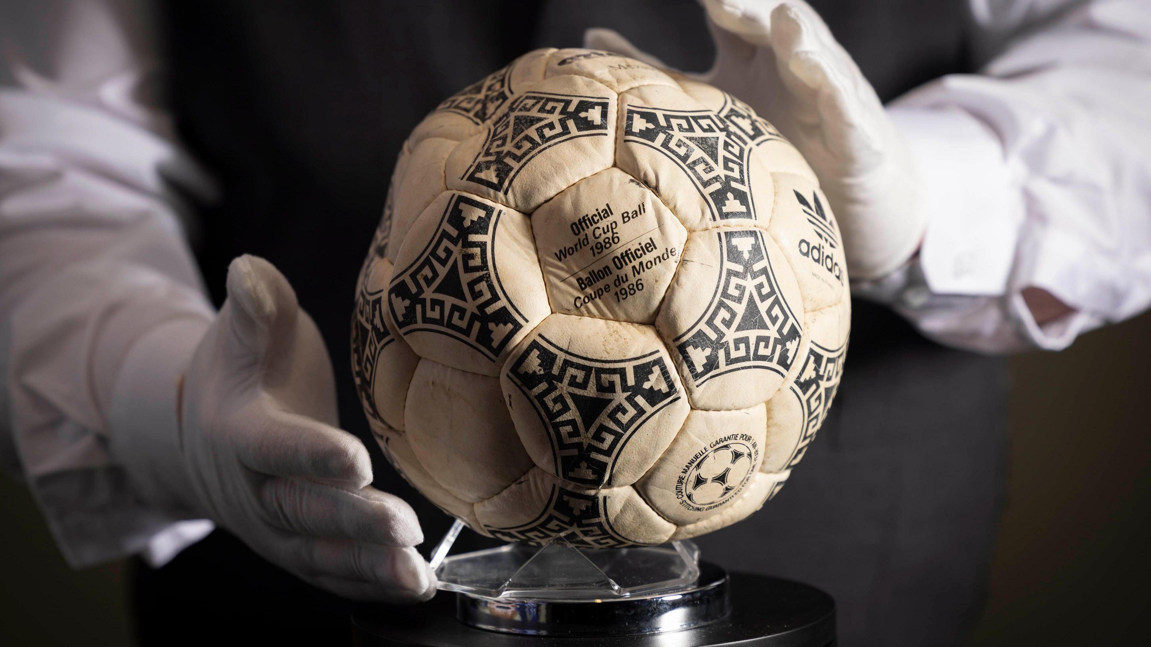⚽️💰 The ball used for Maradona’s “Hand of God” goal sold for $3.35 million