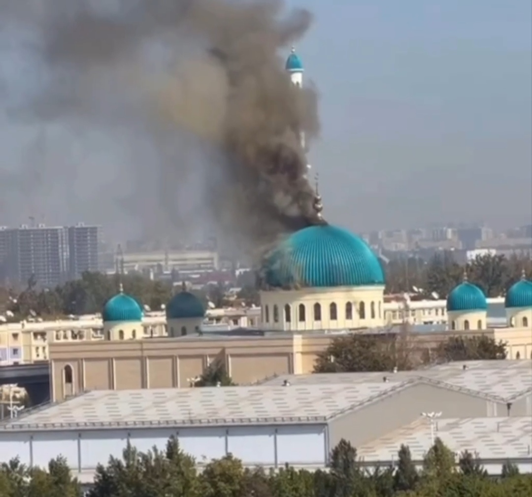 Fire Breaks Out at Mosque Under Construction in Tashkent