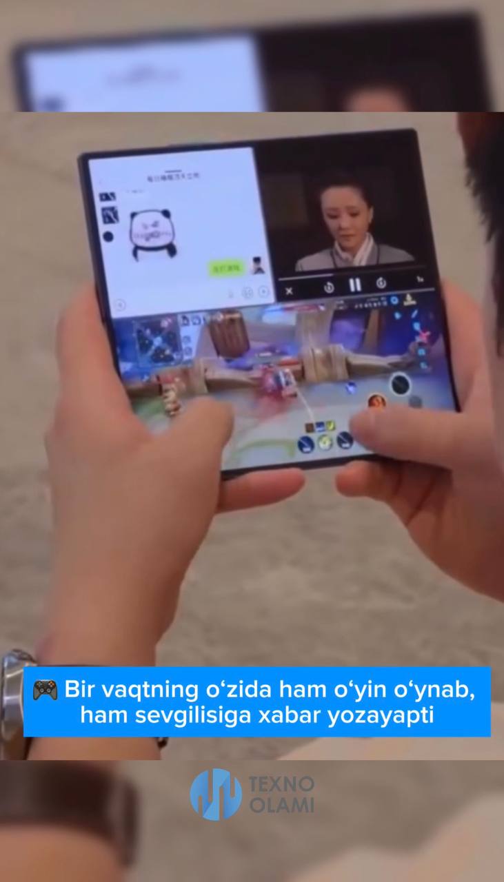 🎮 A guy playing a game and texting his girlfriend at the same time
